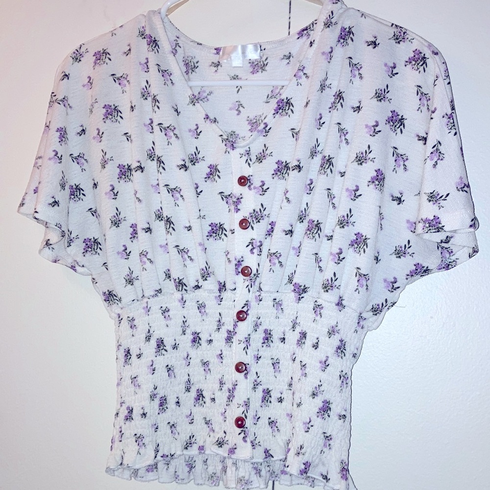 Riley & James beautiful white blouse with purple floral designs 💐